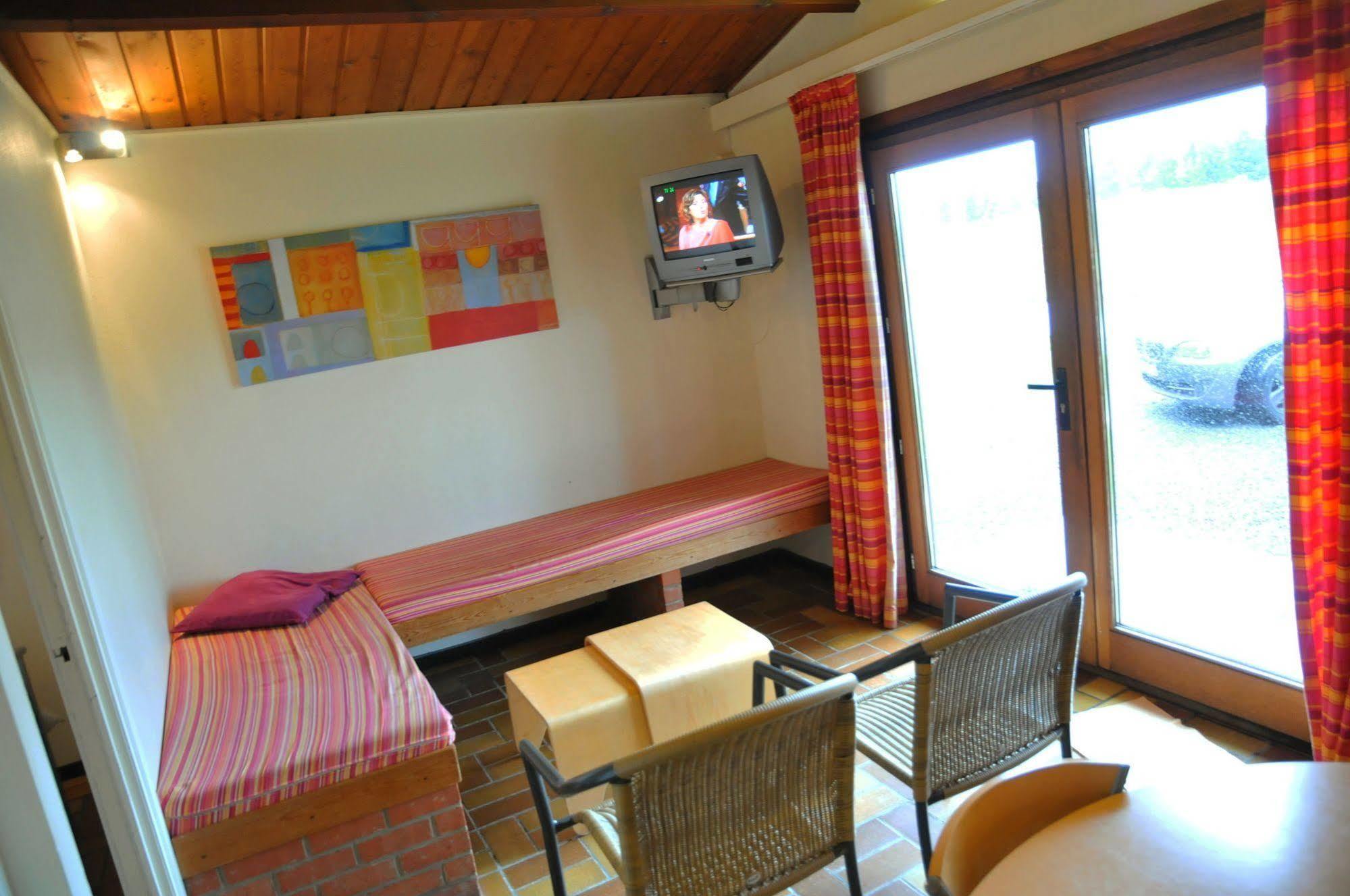 Village De Vacances De Vencimont Voneche ภายนอก รูปภาพ