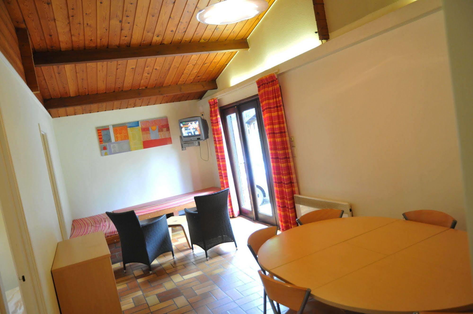 Village De Vacances De Vencimont Voneche ภายนอก รูปภาพ