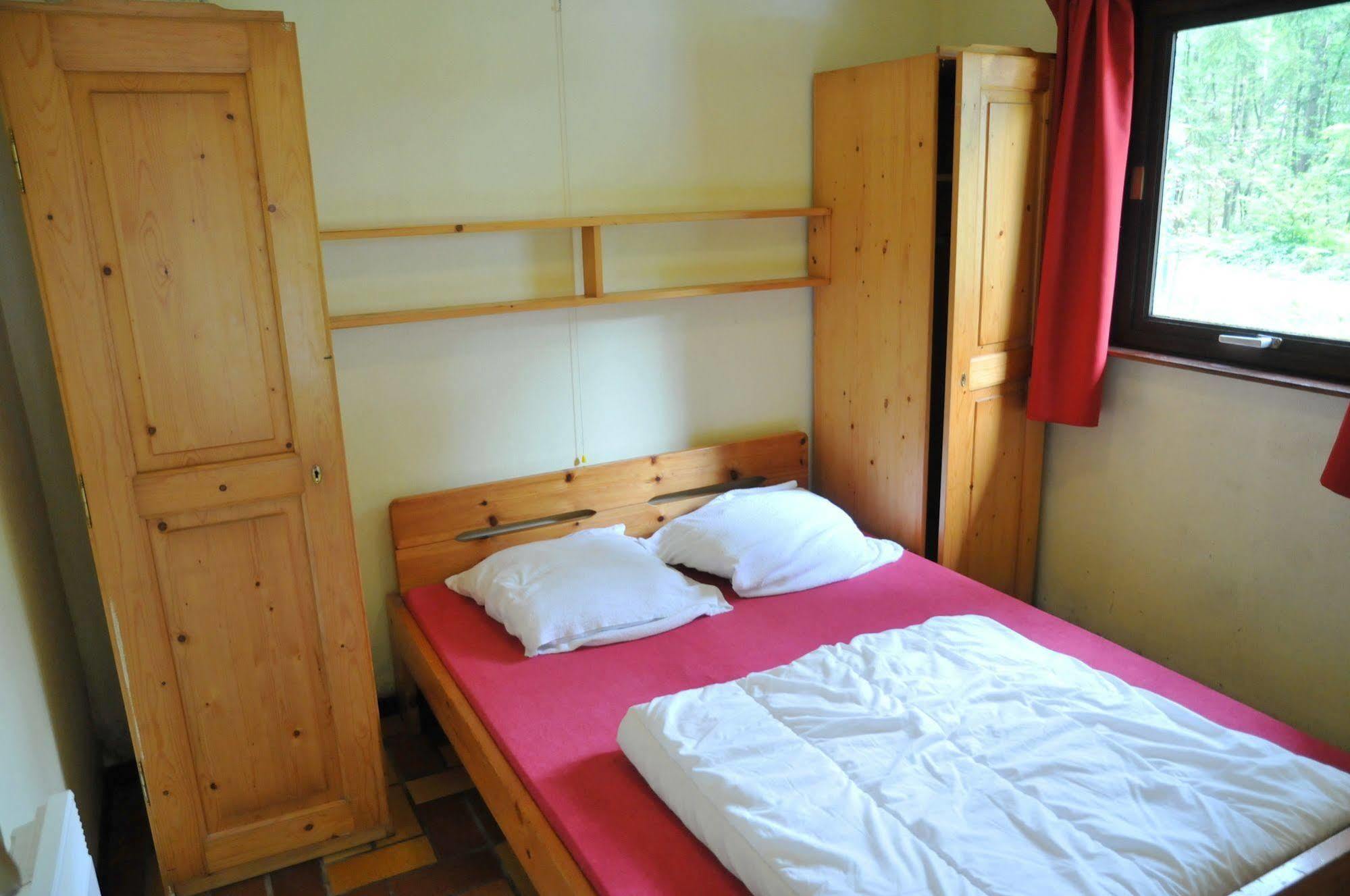 Village De Vacances De Vencimont Voneche ภายนอก รูปภาพ